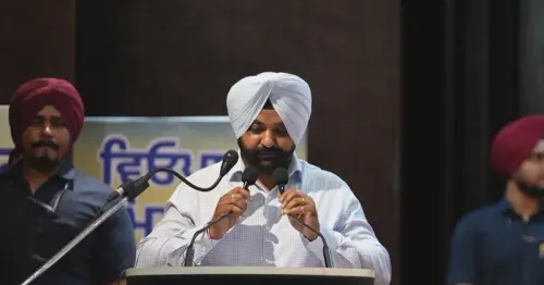 Kejriwal Addresses Punjab State Traders Meeting, Pledges AAP Support