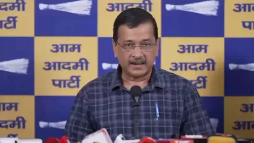 Kejriwal Calls AAP Workers to Petrol Pumps Over E20 Fuel