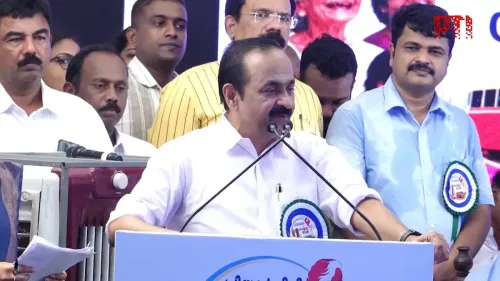 Kejriwal Hails Kerala Women Welfare Scheme, Cites Delhi Model