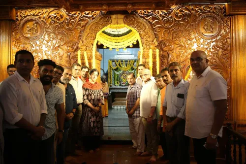 Kejriwal visits Panaji's Maruti Temple, prays over Ram Mandir donation row