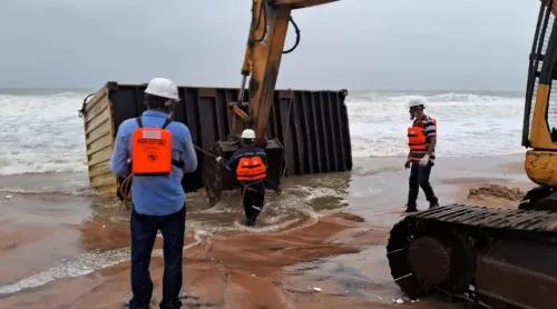 What Actions is the Tamil Nadu Government Taking Regarding the Kerala Shipwreck and Plastic Nurdle Spill?