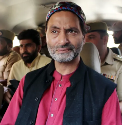 Did a key eyewitness reveal Yasin Malik as the primary shooter in the 1990 IAF personnel killings?