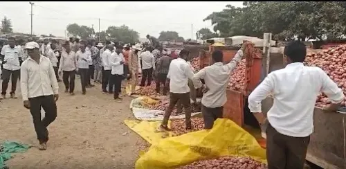 पिंपरी-चिंचवड़ में प्याज ₹50/किलो, चीनी ₹80/किलो — महंगाई से आम जनता बेहाल, व्यापारियों की सरकार से कार्रवाई की माँग