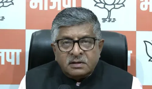खड़गे की 'RSS पिता' टिप्पणी पर BJP का पलटवार; पवन खेड़ा बोले — बार-बार हो रही अध्यक्ष की बेइज्जती