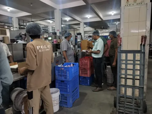गौतमबुद्ध नगर में खाद्य सुरक्षा अभियान: डेरी फन और ज्ञानी आइसक्रीम के नमूने जांच को भेजे