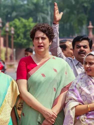 खड़गे रैली के बाद 'शुद्धिकरण' विवाद: कांग्रेस ने भाजपा-आरएसएस पर साधा निशाना, संसद गतिरोध पर भी तीखे सवाल