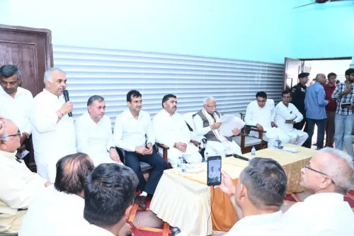Khattar Meets Village Elders in Nilokheri, Reviews Development