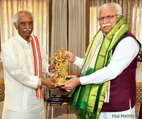 Khattar Wishes Former Governor Dattatreya on Birthday