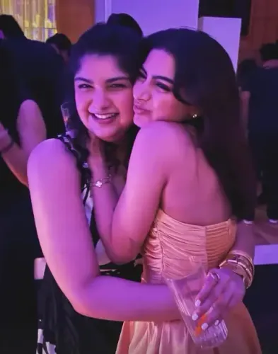Did Khushi Kapoor Just Wish the 'Best Human' Anshula Kapoor a Happy Birthday?