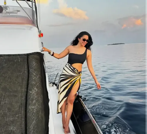 Kiara Advani shares 'sun-kissed days' with Sidharth Malhotra and daughter Saraayah in Maldives