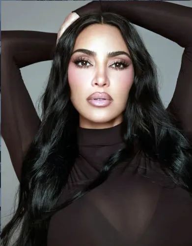 Lewis Hamilton blows flying kiss to Kim Kardashian at Monaco GP podium