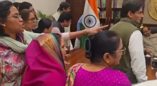 Did Kiren Rijiju Accuse 20-25 Congress MPs of Abusing the LS Speaker and Threatening PM?