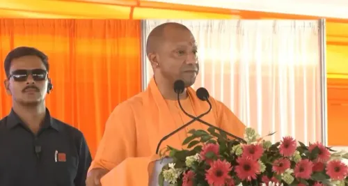 योगी का गोंडा में कड़ा संदेश: उत्सव में बाधा डाली तो वर्तमान और भविष्य दोनों होंगे स्वाहा
