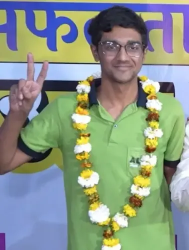 Kabir Chhillar Achieves Perfect 300/300, Secures AIR 1 in JEE Main 2026