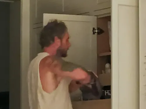 Kristen Bell calls daughter 'best spy' after she catches Dax Shepard snacking