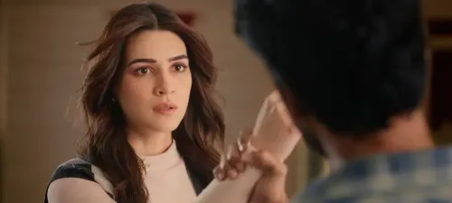 What Does Kriti Sanon Think About Dhanush's Acting?