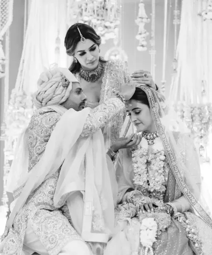 Did Kriti Sanon Assist Stebin Bin in Applying Sindoor for Nupur Sanon During Their Traditional Wedding?
