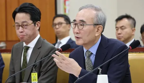 Did KT Admit to Mismanaging Micro Base Stations Linked to Illegal Payment Breaches?