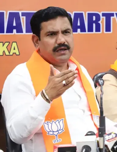 Why is K'taka BJP Criticizing Congress Ministers over Biocon Chief?