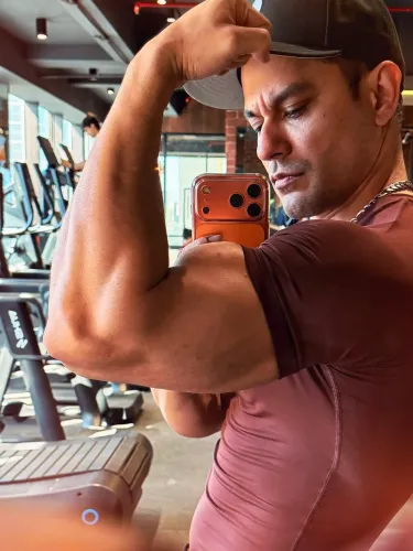 Is Kunal Kemmu Showcasing His ‘Arms and Ammunition’ in the Gym?
