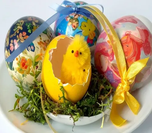 ईस्टर संडे पर अंडों को रंगने की परंपरा का रहस्य: जानें ईस्टर एग्स की अद्भुत कहानी