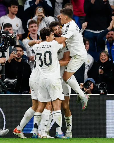 Can Real Madrid's Last-Minute Goal Delay Barcelona's La Liga Title?