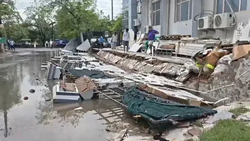 नोएडा-ग्रेटर नोएडा में मूसलाधार बारिश से जलभराव, ARTO दफ्तर-अंडरपास डूबे; दादरी में दीवार गिरी
