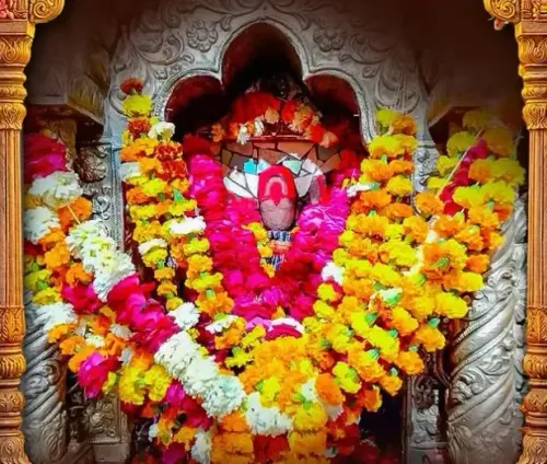 लखीमपुर खीरी का संकटा देवी मंदिर: महाभारत के बाद श्रीकृष्ण द्वारा स्थापित लक्ष्मी की प्रतिमा