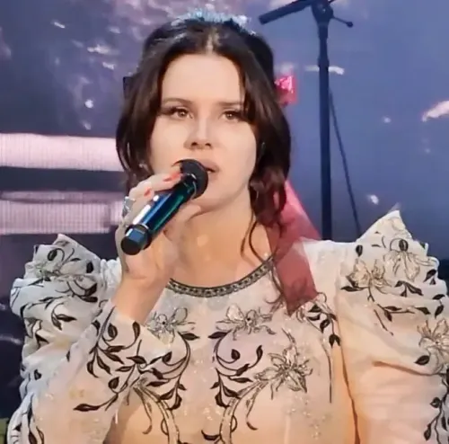 Lana Del Rey Explains the Significance of Her New Track 'Bluebird'