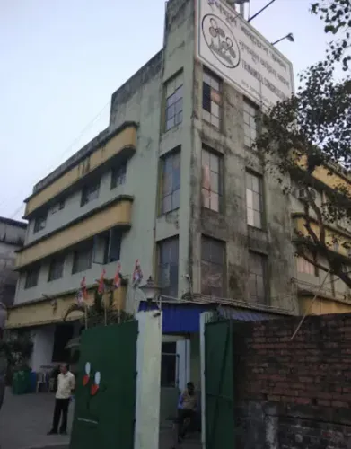 Trinamool Congress asked to vacate East Kolkata party HQ over security fears