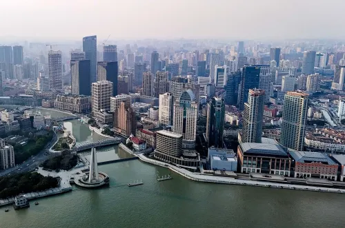 चीनी प्रधानमंत्री ली छ्यांग ने राज्य परिषद की कार्यकारी बैठक का संचालन किया