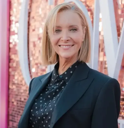 Lisa Kudrow Exposes 'Mean' Writers' Room Culture on Friends Set