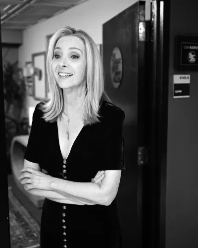 Lisa Kudrow Shares Her Thoughts on 1990s Nostalgia
