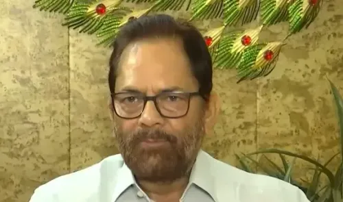 नकवी का TMC पर हमला: 'लोकतंत्र का अपमान करने वालों को जनता कभी जनादेश नहीं देगी'