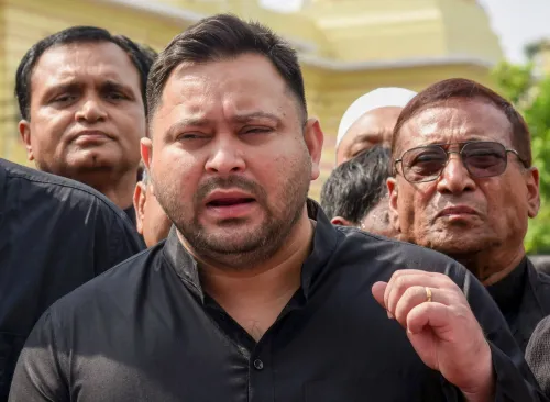 क्या लोकतंत्र को खत्म होने से बचाने की लड़ाई तेजस्वी ने 'एसआईआर' मुद्दे पर बिहार चुनाव बॉयकॉट करने का संकेत दिया?