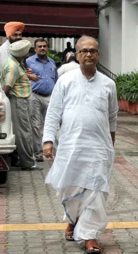 Rahul Gandhi's Commitment to Combat Corruption: Insights from Veteran Congress Leader