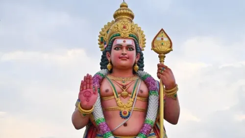 How Did the Lord Muruga Devotees Conference in Madurai Call for Unity and Preservation of Hindu Traditions?
