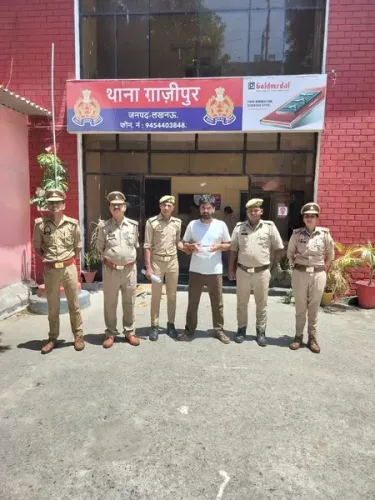 लखनऊ पुलिस ने ₹25,000 इनामी शेरा खान को गाजीपुर से दबोचा, 15-20 आपराधिक मामले दर्ज