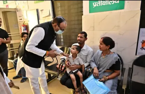 लखनऊ: चिनहट सीएचसी में उपमुख्यमंत्री ब्रजेश पाठक का सफाई पर कड़ा निरीक्षण