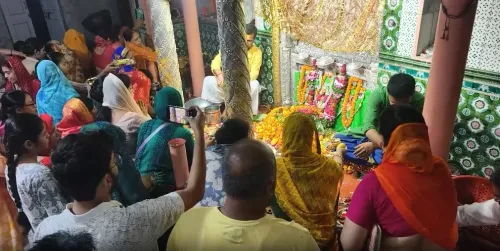 शीतला अष्टमी पर मां कल्याणी देवी मंदिर में उमड़े हजारों श्रद्धालु, 150 वर्ष पुरानी परंपरा का निर्वाह