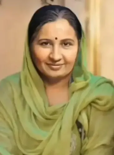 मां की 10वीं पुण्यतिथि पर भावुक हुए राजकुमार राव, लिखा- आपकी कमी हर रोज खलती है