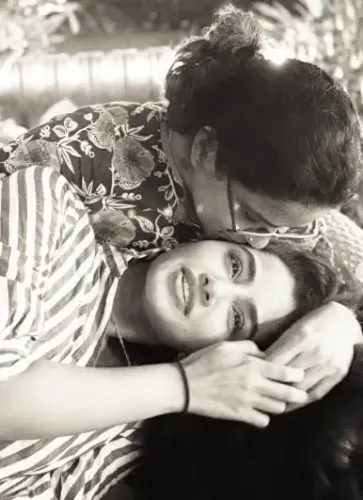 मां की गोद में सुकून तलाशती दिखीं साउथ स्टार अनुपमा, बर्थडे पर लुटाया भरपूर प्यार