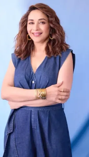 Did Madhuri Dixit Just Recreate the Iconic ‘Dhak Dhak Karne Laga’ Dance Step?