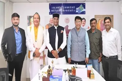 क्या मध्य प्रदेश में पद्मश्री अगुस इंद्रा उदायना ने मंत्री विश्वास कैलाश सारंग से भेंट की?