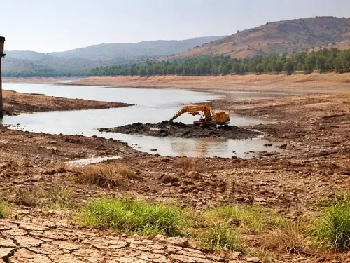 Maharashtra Prepares for Potential El Nino: CM Fadnavis Urges Proactive Water Management