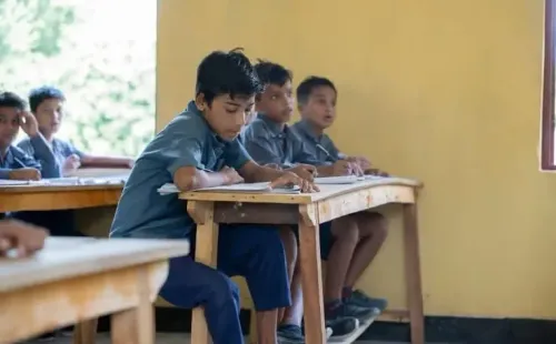 Maharashtra Government Enforces Marathi in Schools: Non-Compliance Could Lead to Heavy Fines