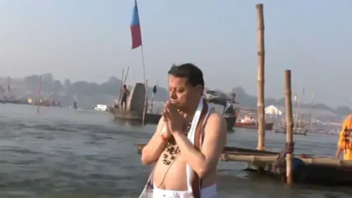 Maha Kumbh: Uttarakhand's Dhami Performs Sacred Ritual at Triveni Sangam