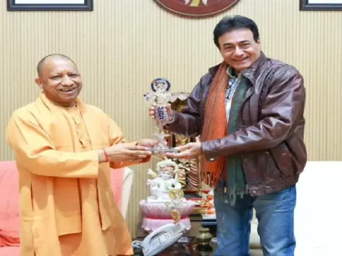 क्या 'महाभारत' के भगवान कृष्ण ने सीएम योगी आदित्यनाथ से मुलाकात की?
