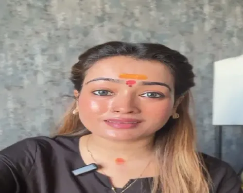 मोनालिसा की शादी का वीडियो हुआ वायरल, हर्षा रिछारिया ने इसे कहा 'द केरल स्टोरी-3'