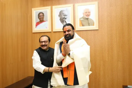 बिहार: महान विभूतियों की जन्मस्थलियाँ बनेंगी 'आदर्श ग्राम', सांसद विवेक ठाकुर ने CM सम्राट चौधरी का जताया आभार
